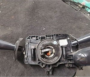 7700432341 SİNYAL KOLU Renault Clio II 1999-2008 ORJ ÇIKMA