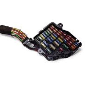 8D1941824 Sigorta Kutusu 1.9 A4 A6 A3 PASSAT ORJ ÇIKMA