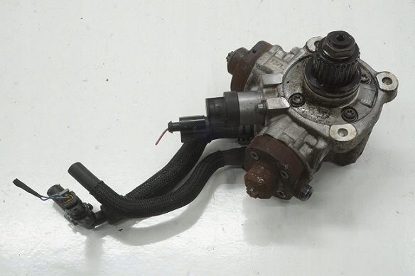 059130755CB YAKIT POMPASI PORSCHE PANAM CAYENNE TOUARE A4 A5 A6