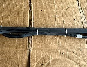 6N4837431 ön sol cam fitili kılavuzu 4 kapılı VW Polo 6N2 1999 ORJ ÇIKMA