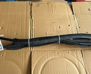 6R4837432D ön sağ 4 kapılı cam lastiği VW Polo 2010-2017 tak orj